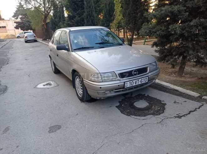 Opel Astra 1997, 257,000 km - 1.6 l - Bakı