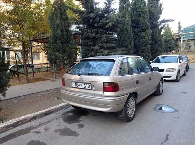 Opel Astra 1997, 257,000 km - 1.6 l - Bakı