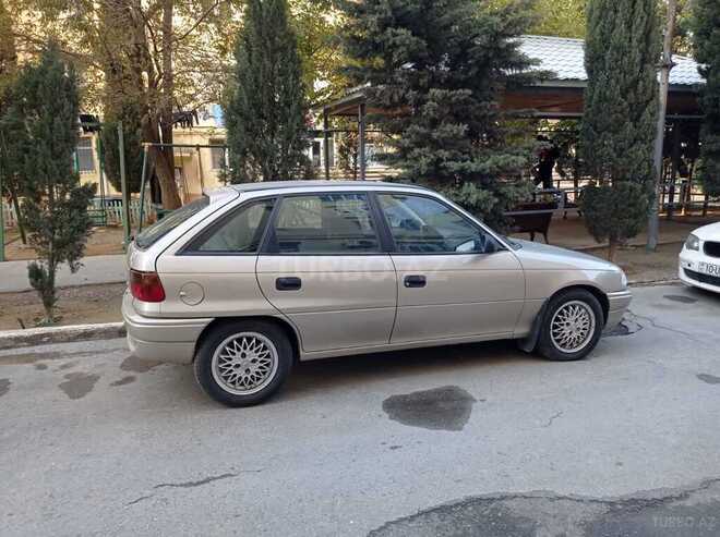 Opel Astra 1997, 257,000 km - 1.6 l - Bakı