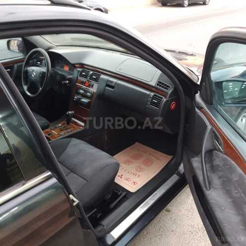 Mercedes E 220 2000, 389,567 km - 2.2 l - Bakı