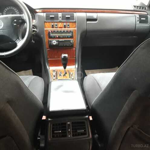 Mercedes E 220 2000, 389,567 km - 2.2 l - Bakı