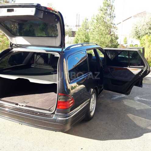 Mercedes E 220 2000, 389,567 km - 2.2 l - Bakı