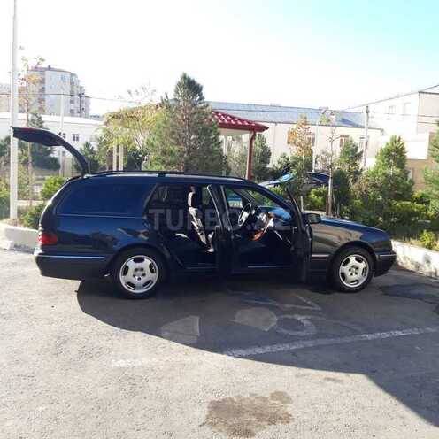Mercedes E 220 2000, 389,567 km - 2.2 l - Bakı