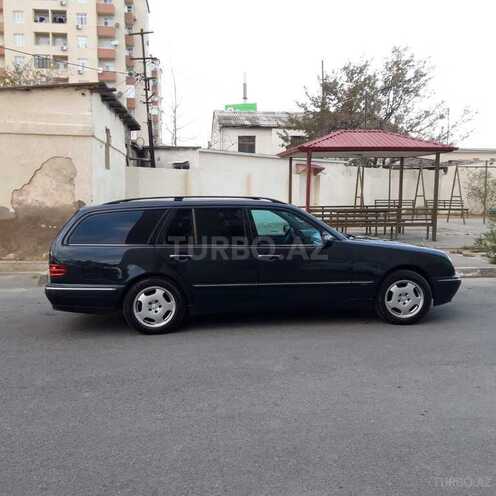 Mercedes E 220 2000, 389,567 km - 2.2 l - Bakı