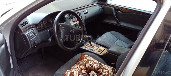 Mercedes E 220 1999, 550,000 km - 2.2 л - Bakı