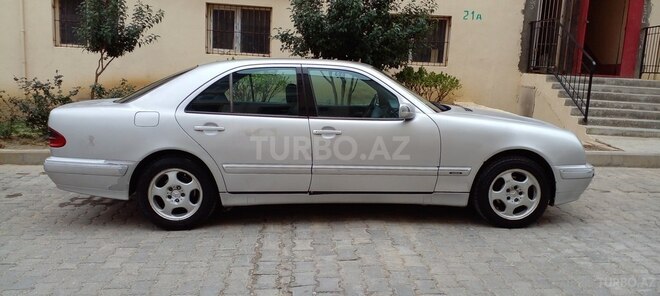 Mercedes E 220 1999, 550,000 km - 2.2 л - Bakı