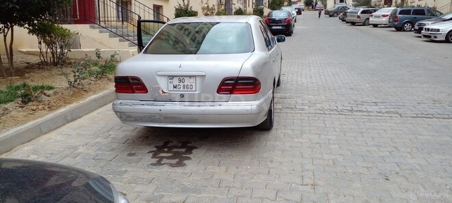 Mercedes E 220 1999, 550,000 km - 2.2 л - Bakı