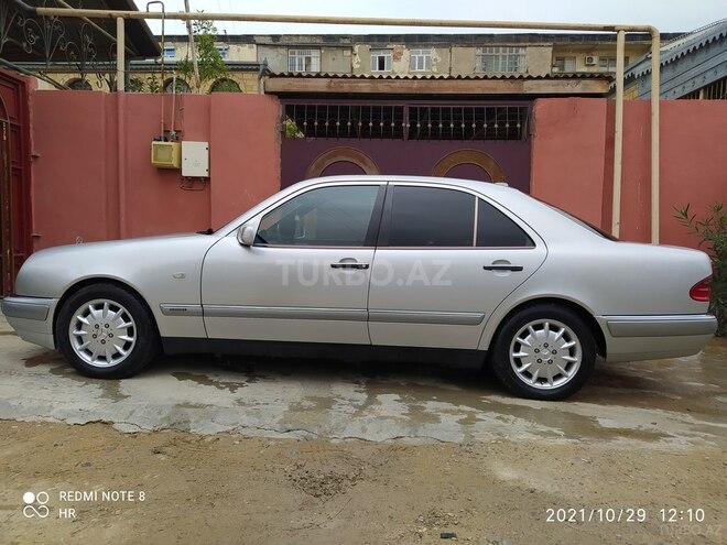 Mercedes E 240 1998, 28,231 km - 2.4 л - Bakı