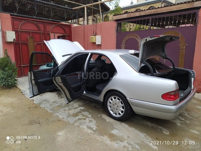 Mercedes E 240 1998, 28,231 km - 2.4 л - Bakı