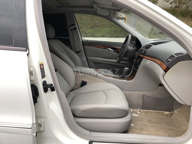 Mercedes E 320 2002, 298,000 km - 3.2 l - Bakı