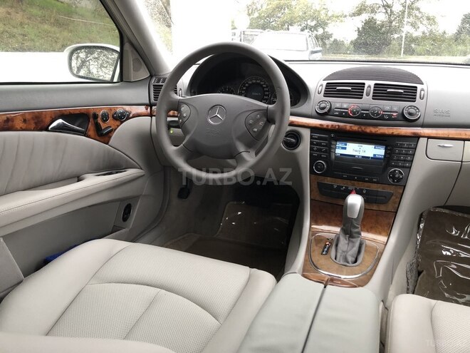 Mercedes E 320 2002, 298,000 km - 3.2 l - Bakı