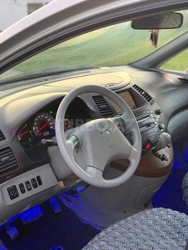 Mitsubishi Grandis 2003, 240,000 km - 2.4 l - Bakı