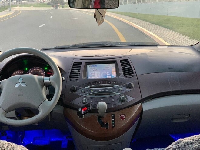 Mitsubishi Grandis 2003, 240,000 km - 2.4 l - Bakı