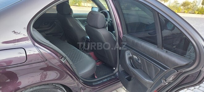 BMW 528 1999, 267,000 km - 2.8 l - Bakı
