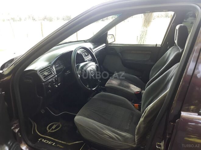 Opel Vectra 1994, 360,000 km - 1.8 l - Zaqatala
