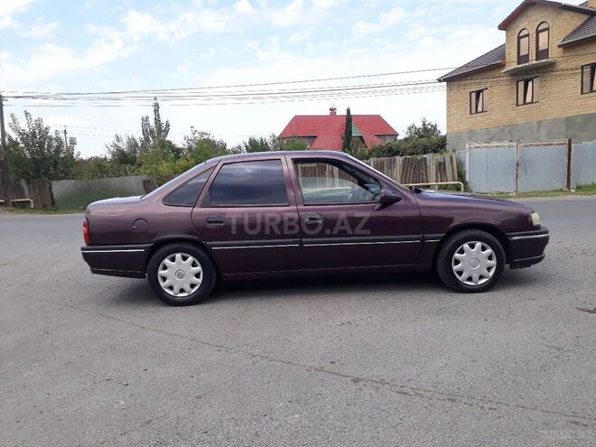 Opel Vectra 1994, 360,000 km - 1.8 l - Zaqatala