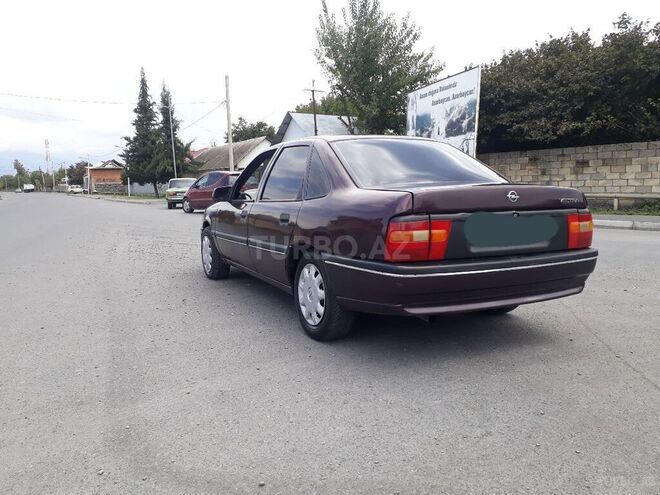 Opel Vectra 1994, 360,000 km - 1.8 l - Zaqatala