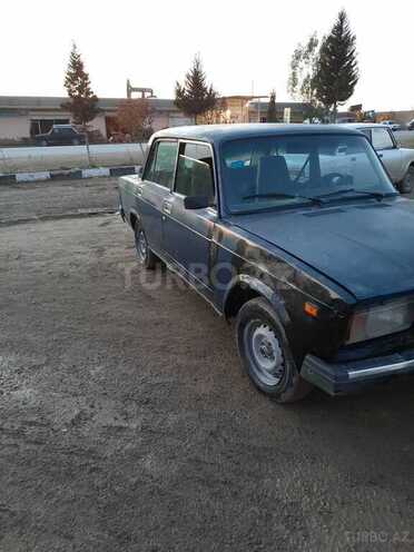 LADA (VAZ) 2107 2004, 45,239 km - 1.6 l - Salyan
