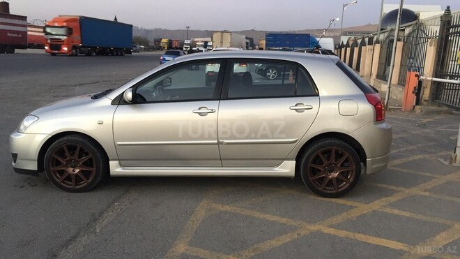 Toyota Corolla 2004, 230,000 km - 1.4 l - Bakı