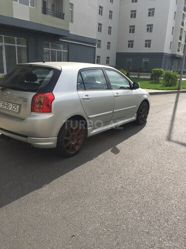 Toyota Corolla 2004, 230,000 km - 1.4 l - Bakı