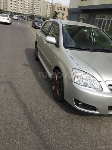 Toyota Corolla 2004, 230,000 km - 1.4 l - Bakı