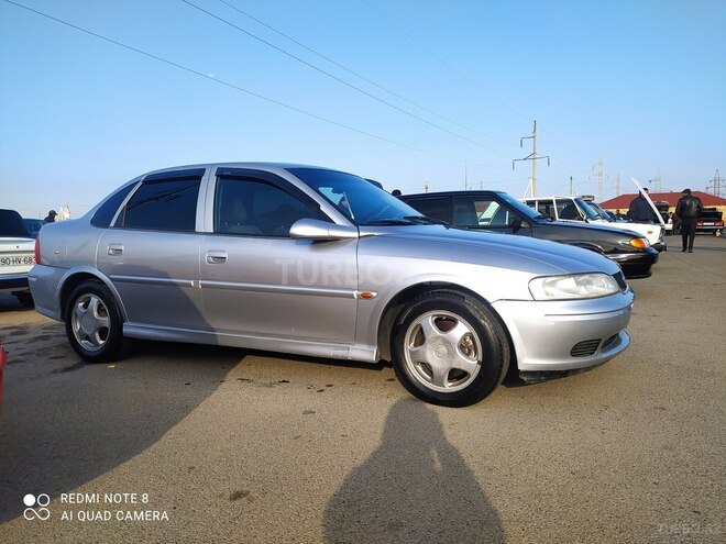 Opel Vectra 1999, 299,000 km - 1.6 l - Bakı