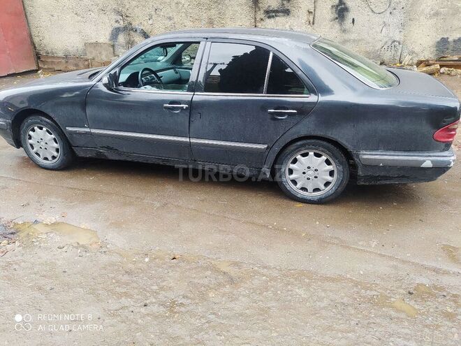 Mercedes E 220 1999, 350,000 km - 2.2 l - Bakı
