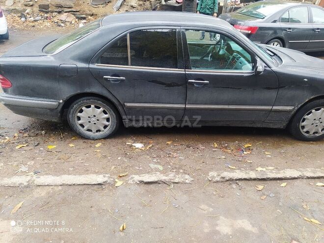 Mercedes E 220 1999, 350,000 km - 2.2 l - Bakı