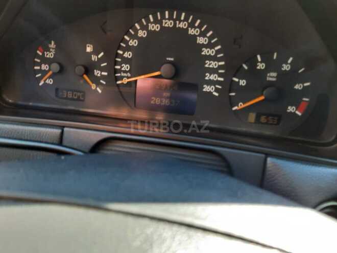 Mercedes E 220 2001, 283,000 km - 2.2 l - Cəlilabad