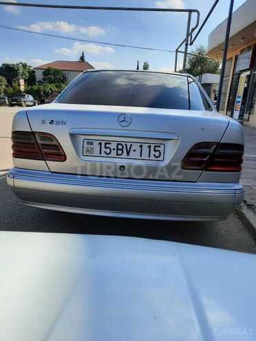 Mercedes E 220 2001, 283,000 km - 2.2 l - Cəlilabad