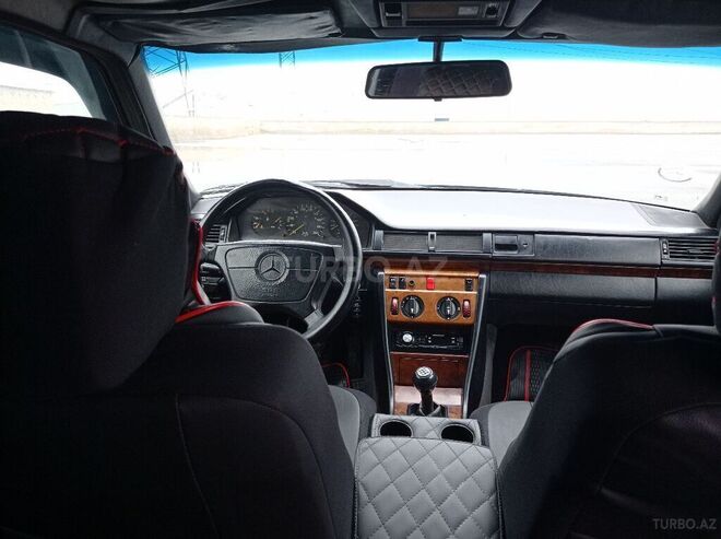 Mercedes E 250 1993, 354,200 km - 2.5 l - Bakı