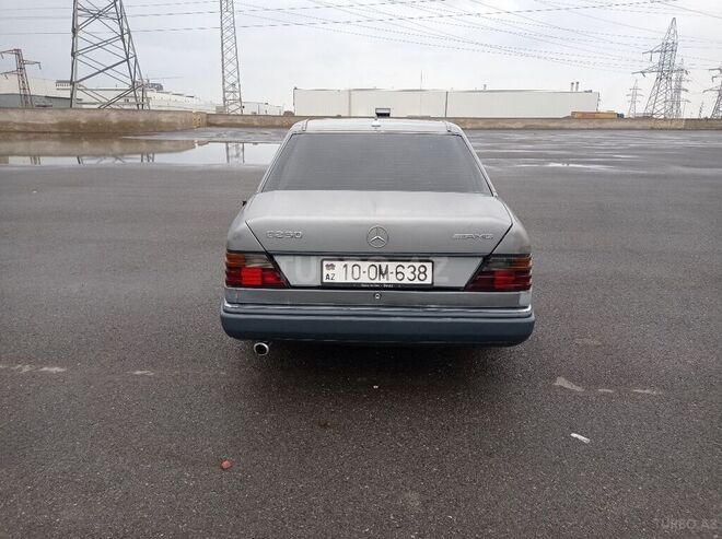 Mercedes E 250 1993, 354,200 km - 2.5 l - Bakı