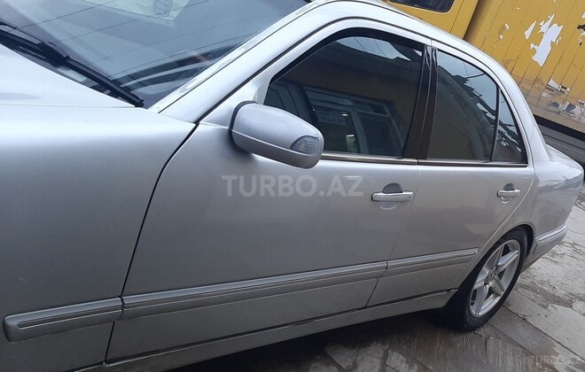 Mercedes E 240 2000, 288,888 km - 2.4 l - Bakı