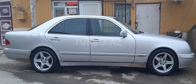 Mercedes E 240 2000, 288,888 km - 2.4 l - Bakı
