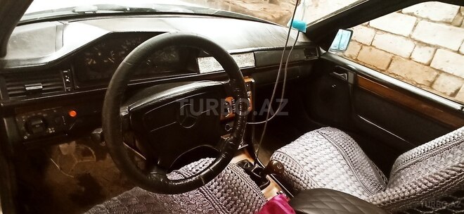 Mercedes E 250 1993, 568,665 km - 2.2 l - Füzuli