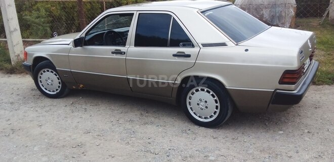 Mercedes 190 1991, 445,000 km - 2.0 l - Sabirabad