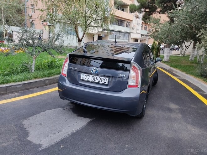 Toyota Prius 2013, 122,000 km - 1.8 l - Bakı