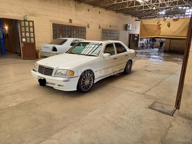 Mercedes C 230 2000, 320,000 km - 2.3 l - Sabirabad