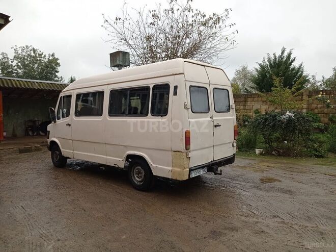 Mercedes 208 D 1994, 285,000 km - 2.5 л - Lənkəran