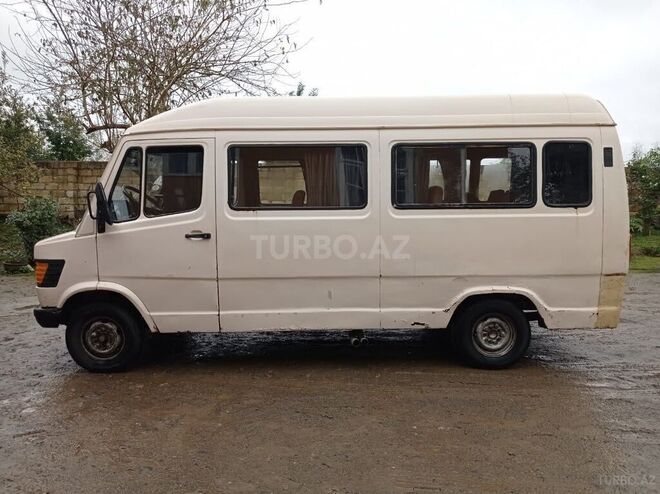 Mercedes 208 D 1994, 285,000 km - 2.5 л - Lənkəran