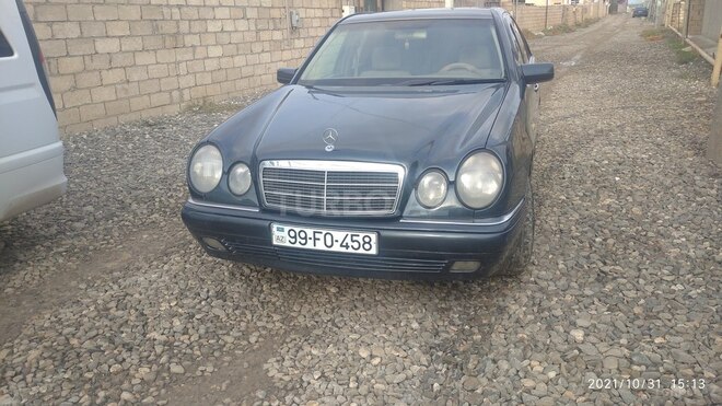 Mercedes E 220 1999, 400,000 km - 2.2 л - Bakı