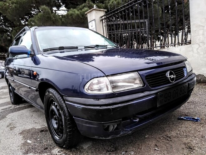 Opel Astra 1997, 260,000 km - 1.6 l - Bakı