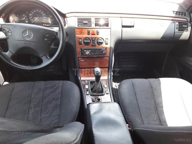 Mercedes E 220 1998, 350,000 km - 2.2 l - Bakı