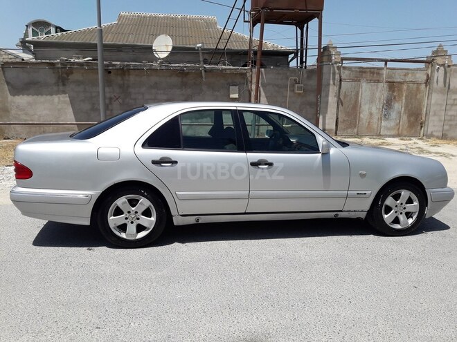 Mercedes E 220 1998, 350,000 km - 2.2 l - Bakı