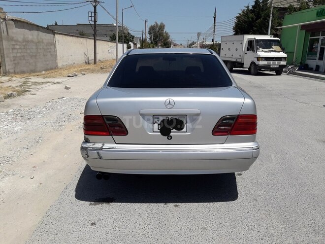 Mercedes E 220 1998, 350,000 km - 2.2 l - Bakı