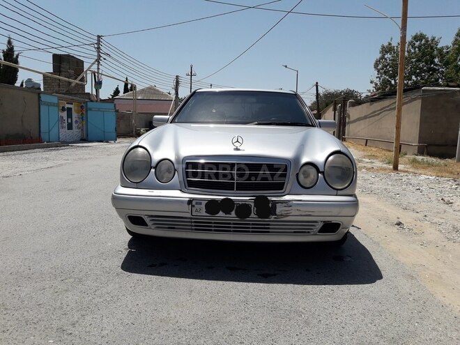 Mercedes E 220 1998, 350,000 km - 2.2 l - Bakı