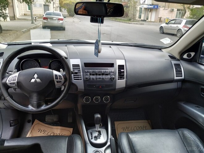 Mitsubishi Outlander 2012, 221,000 km - 3.0 l - Bakı