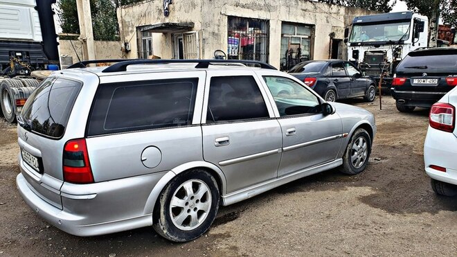 Opel Vectra 2001, 687,000 km - 1.8 л - Bakı