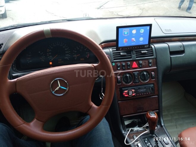 Mercedes E 230 1997, 236,456 km - 2.3 l - Bakı