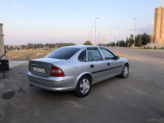 Opel Vectra 1998, 275,218 km - 1.8 l - Qazax